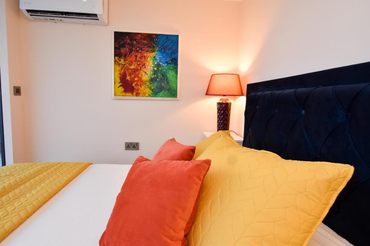 Unique Seafront Triplex Penthouse With Panoramic Bedroom & Rooftop Jacuzzi Overlooking Valletta Σλιέμα Εξωτερικό φωτογραφία