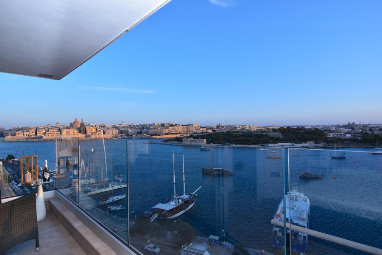 Unique Seafront Triplex Penthouse With Panoramic Bedroom & Rooftop Jacuzzi Overlooking Valletta Σλιέμα Εξωτερικό φωτογραφία