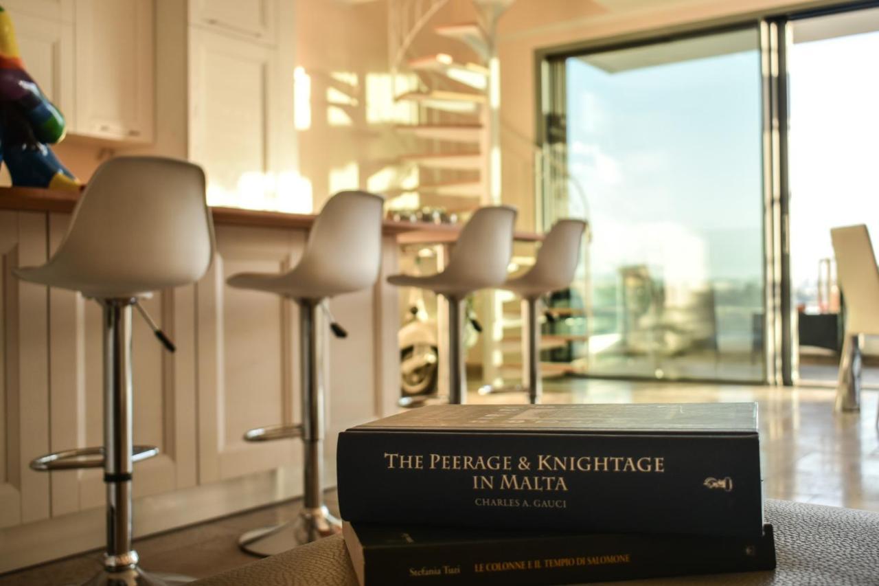 Unique Seafront Triplex Penthouse With Panoramic Bedroom & Rooftop Jacuzzi Overlooking Valletta Σλιέμα Εξωτερικό φωτογραφία
