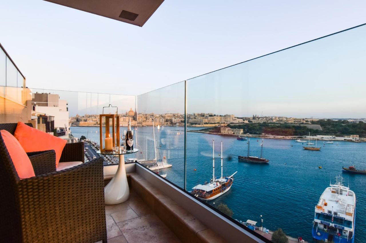 Unique Seafront Triplex Penthouse With Panoramic Bedroom & Rooftop Jacuzzi Overlooking Valletta Σλιέμα Εξωτερικό φωτογραφία