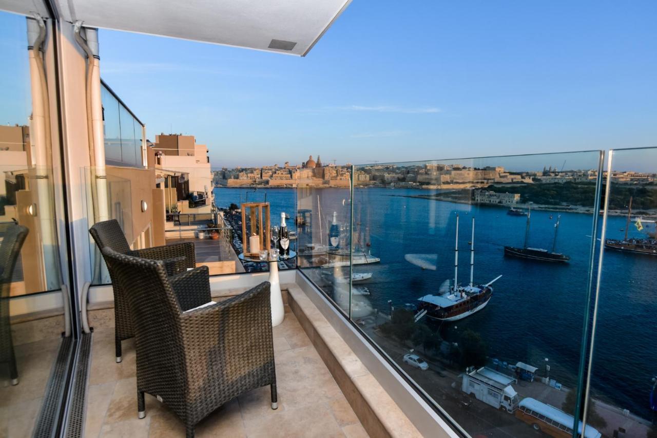 Unique Seafront Triplex Penthouse With Panoramic Bedroom & Rooftop Jacuzzi Overlooking Valletta Σλιέμα Εξωτερικό φωτογραφία