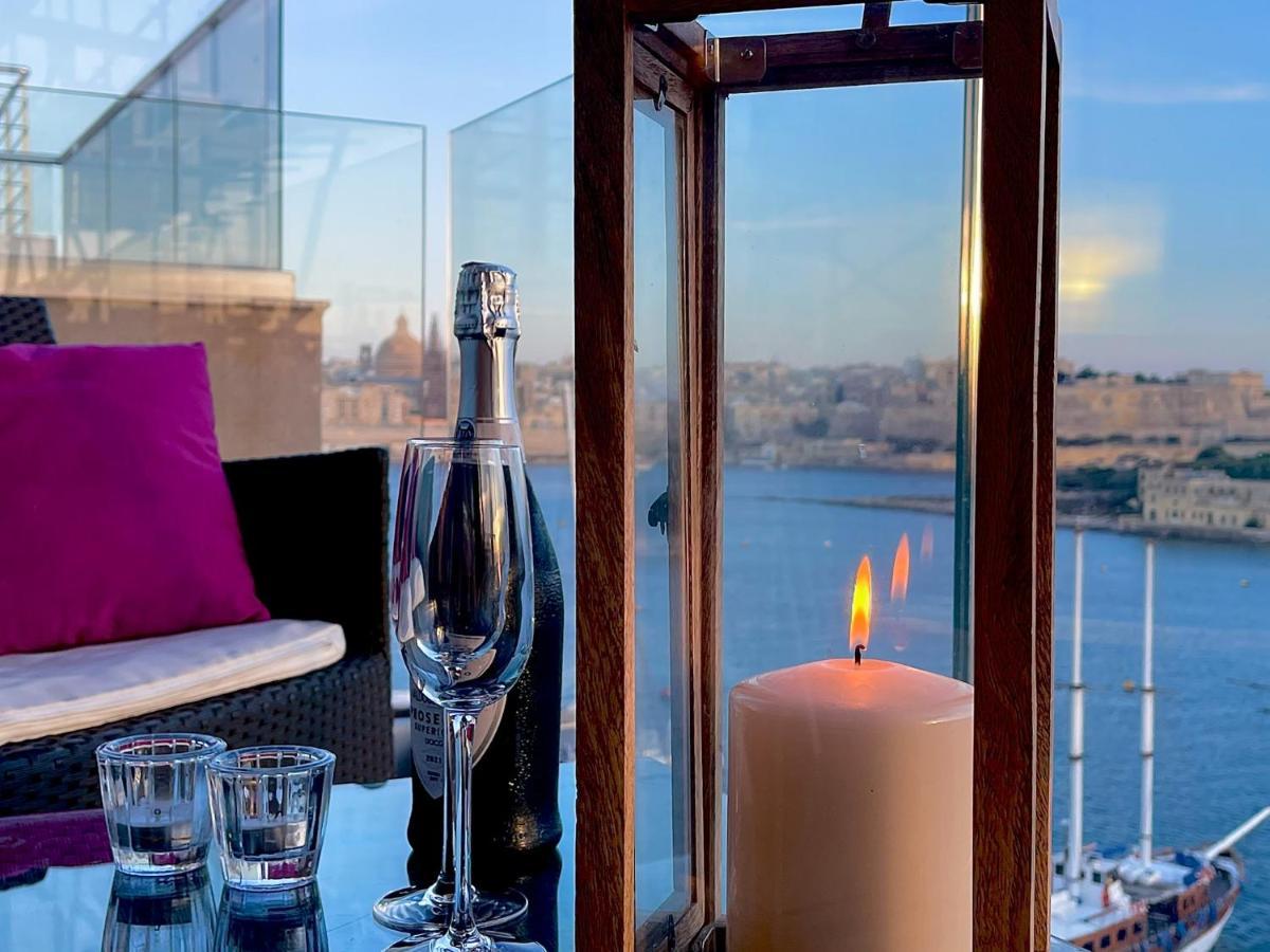 Unique Seafront Triplex Penthouse With Panoramic Bedroom & Rooftop Jacuzzi Overlooking Valletta Σλιέμα Εξωτερικό φωτογραφία