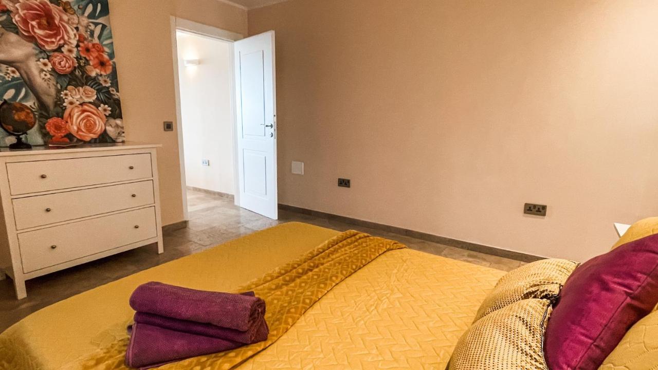 Unique Seafront Triplex Penthouse With Panoramic Bedroom & Rooftop Jacuzzi Overlooking Valletta Σλιέμα Εξωτερικό φωτογραφία