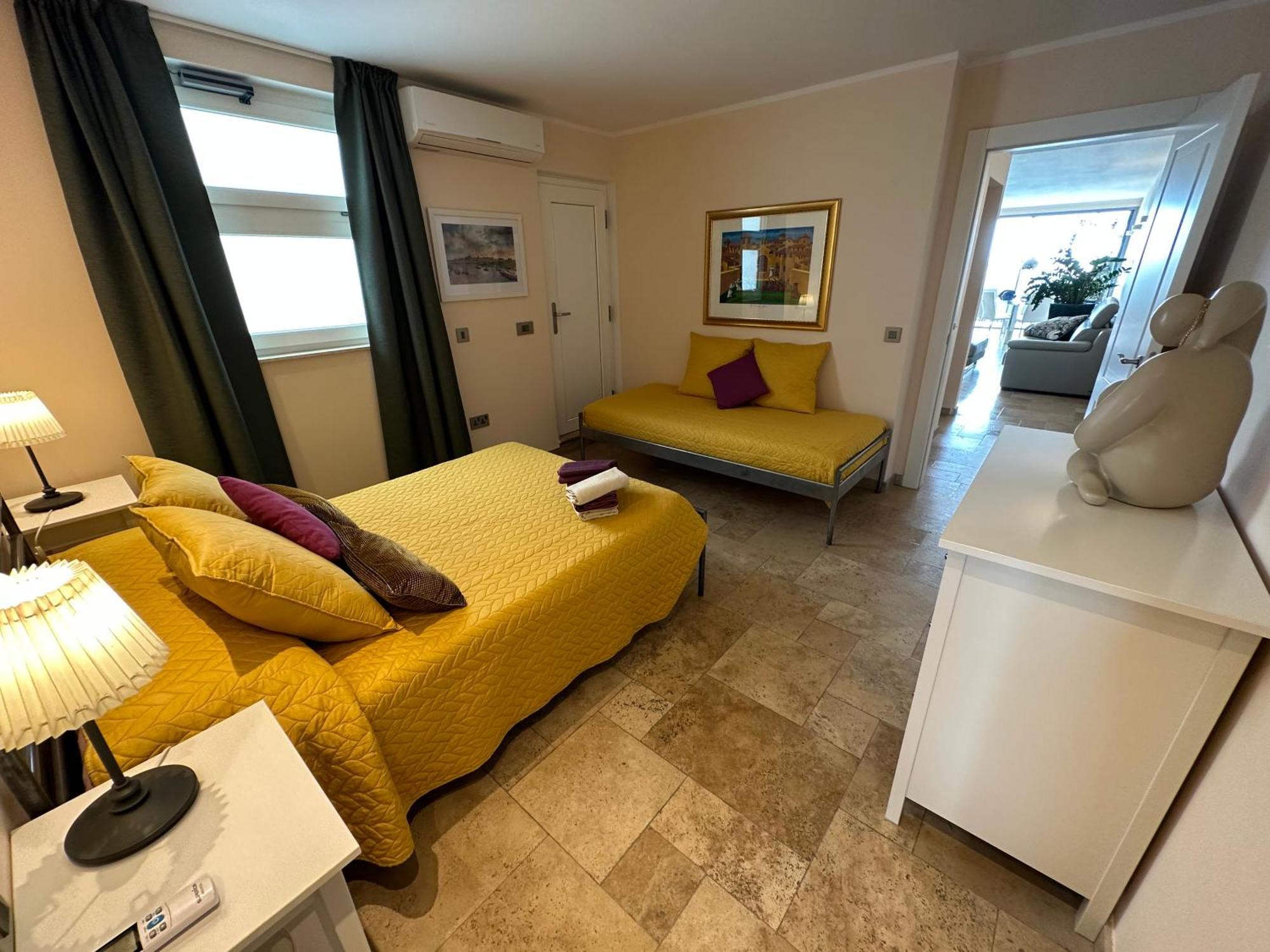 Unique Seafront Triplex Penthouse With Panoramic Bedroom & Rooftop Jacuzzi Overlooking Valletta Σλιέμα Εξωτερικό φωτογραφία
